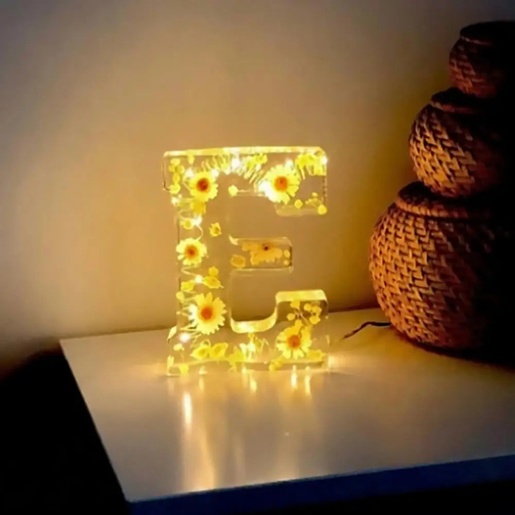 Floral Resin LED Letter Light – Dried Flower Night Lamp