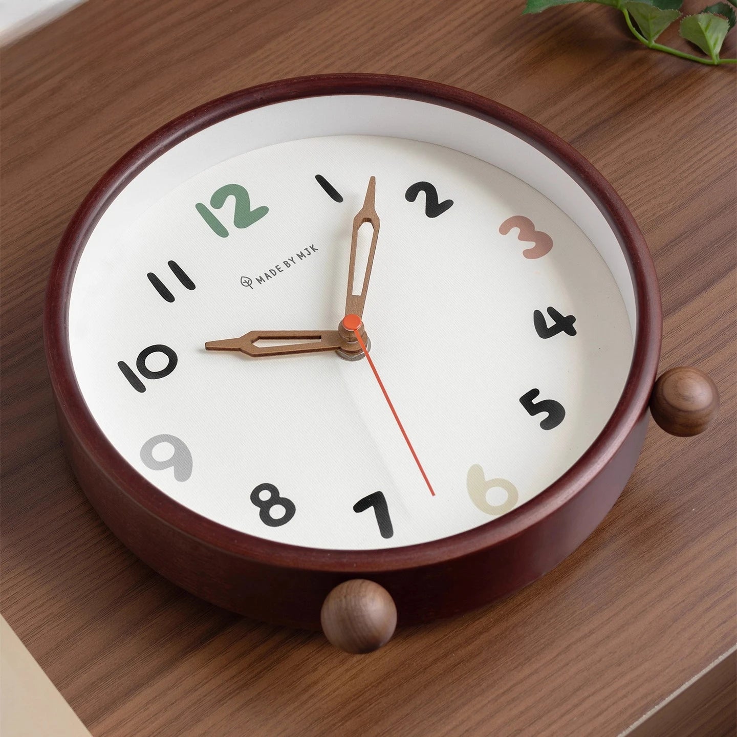 2025 New Creative Countertop Clock Large Solid Wood Clock for Living Room Desktop Decoration Silent Table Clock Oasis Select