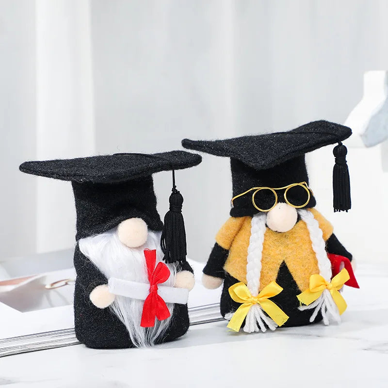 Graduation season black doctoral cap faceless doll Dwarf figurine Oasis Select