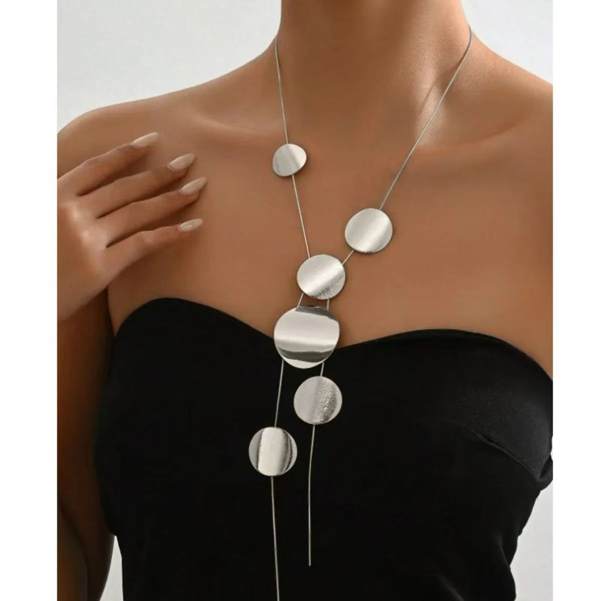 Fashion in Europe and The United States Temperament Large Round Piece Long Necklace Women's Personality Simple Collarbone Chain Oasis Select Sliver