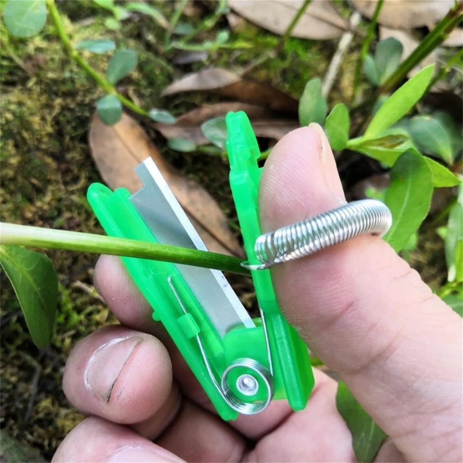 Adjustable Plastic Spring Tension Tool for Wall Tile Leveling System with Durable Red Design, Easy to Use Oasis Select green