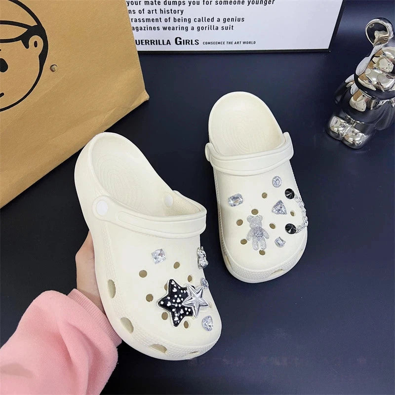 Fashionable shoe accessory set, made of metal, with a shoe chain clasp, removable, suitable for sandals and flip-flops. Oasis Select