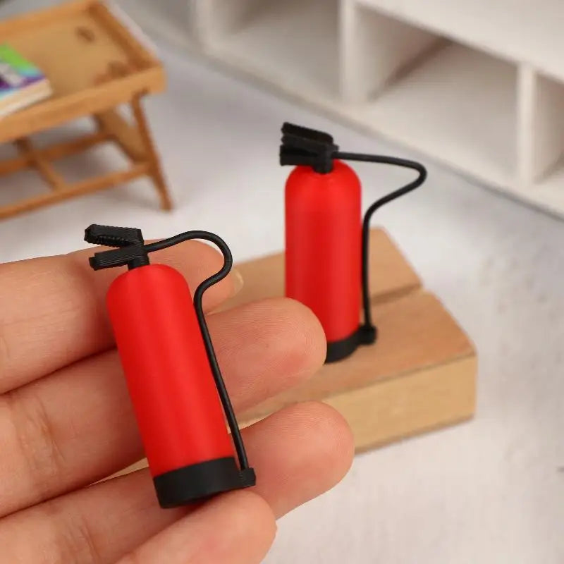 1/2/5Pcs Miniature Simulation Fire Extinguisher Ornament Dollhouse Miniature Scene Decor 1/12 Scale Dolls House Photography Prop Oasis Select