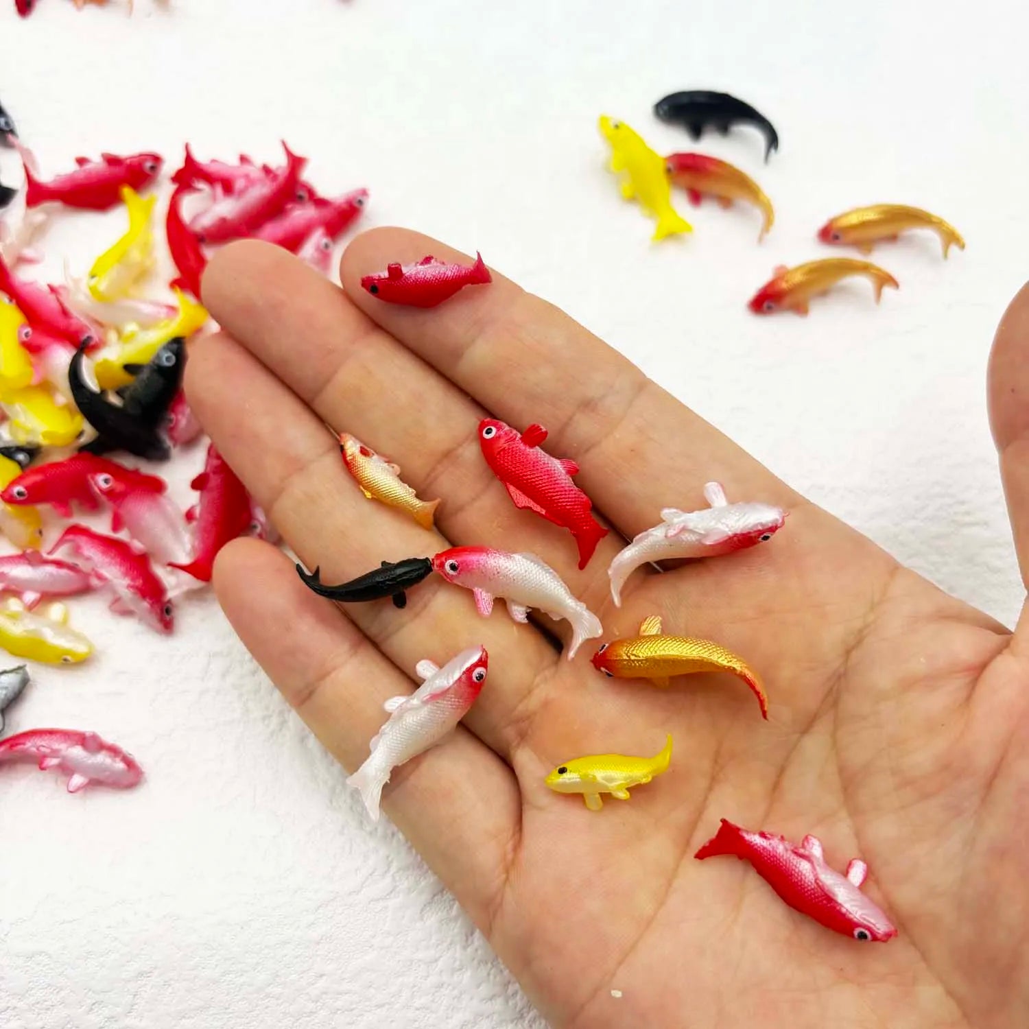 Random 5Pcs/Set Soft PVC Goldfishes Models Epoxy Filling Material Crystal Ocean Resin 3D Mini Fish Modeling Filler Mini Craft Oasis Select