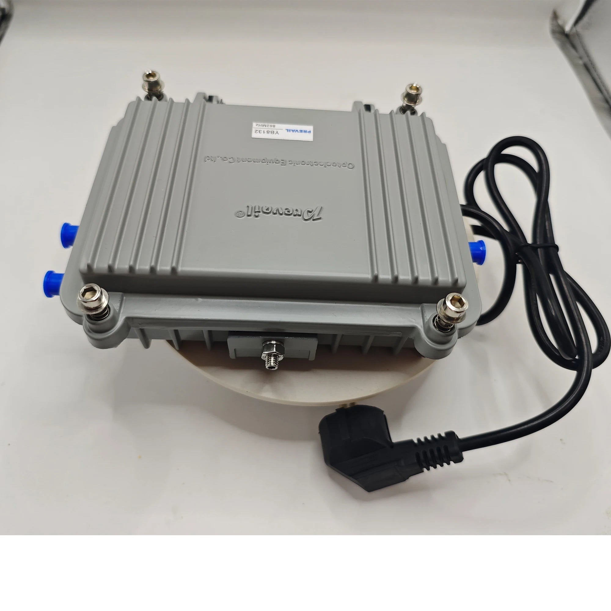32db cable TV RF signal amplifier indoor type 45-860MHz 1 in 2 out, adjustable output Catv amplifier Oasis Select 32DB