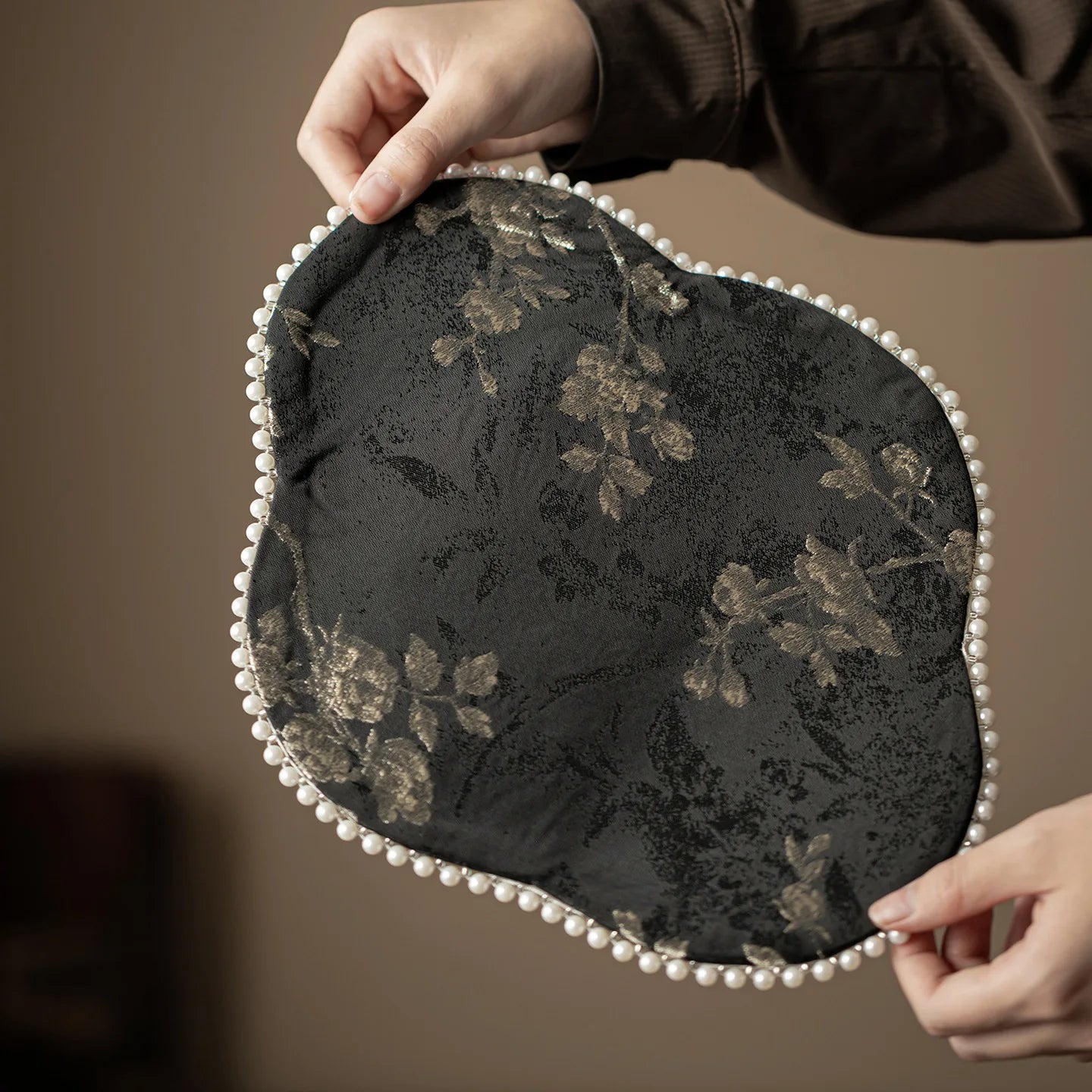 Brocade Plum Blossom Embroidery Double-sided Tea Mat Home Fabric Chinese Style Dry Bubble Tea Mat Tea Cup Teapot Heat Insulation Oasis Select