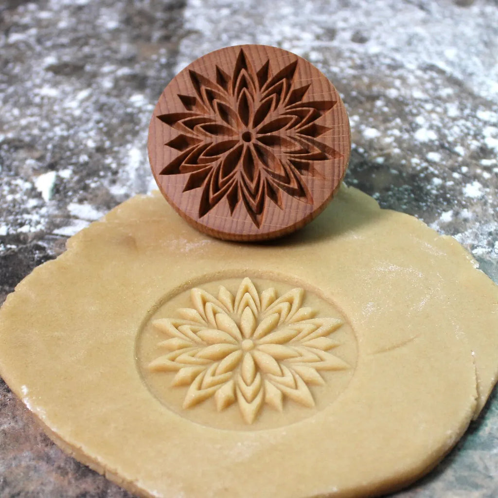 Carving Wood Kitchen Biscuit Mold Carving Cookie Mold Cutter Gingerbread Biscuit Crisp Cake Mold Cookie Stamp Oasis Select Lotus