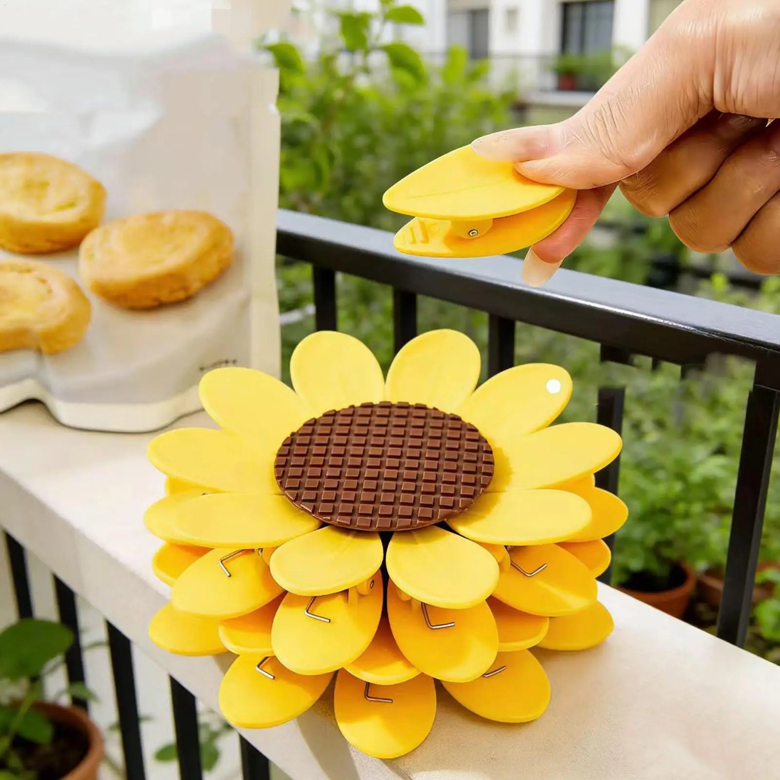 Cute Chip Clips Airtight Reusable Decorative Sunflower 10 Pieces Food Bag Sealing Clips for Snacks Pasta Bread Cereal Seasoning Oasis Select