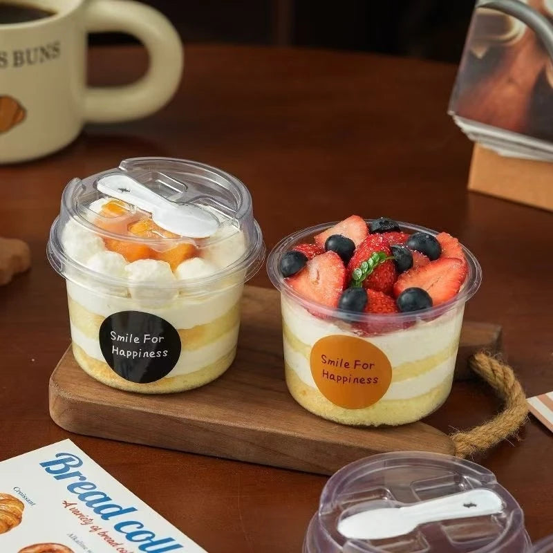 50pcs Round Pudding Cups, Disposable Party Cups with Lids and Spoons, Transparent Mousse Cake Boxes, Yogurt Cups Packaging Box Oasis Select