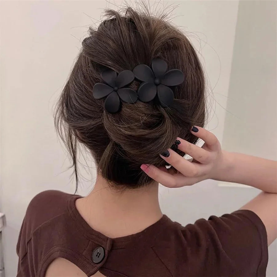 flower Hair Clips Matte French Hair Barrette Black Floral Hairpins Hair Claw Clips Non-Slip Hair Clamps Grab Elegant Hair Oasis Select