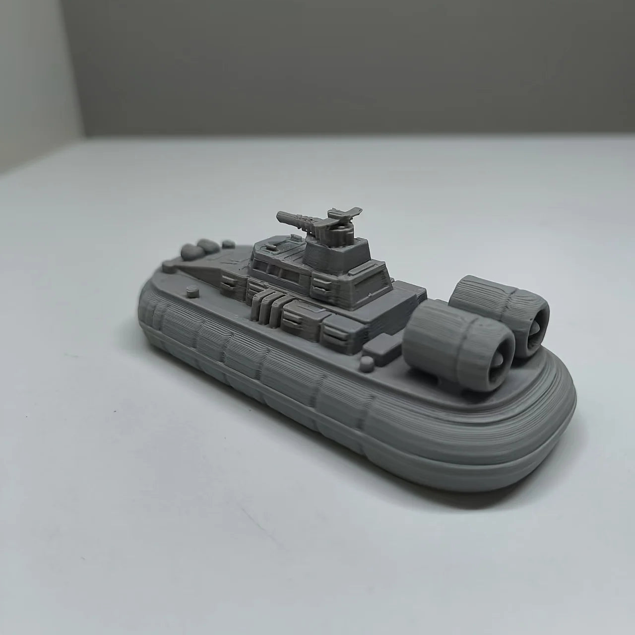 Military Hovercraft Miniature Model - Detailed Amphibious Assault Craft, Wargaming Terrain Vehicle for Tabletop Diorama Oasis Select