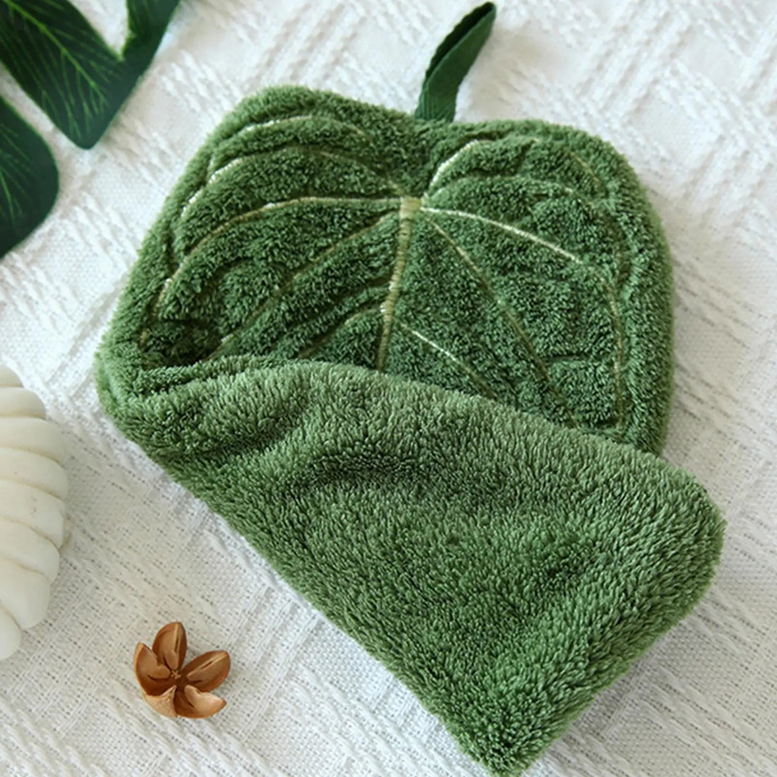 2-Pack Leaf Hand Towels – Absorbent Coral Fleece Kitchen & Bath