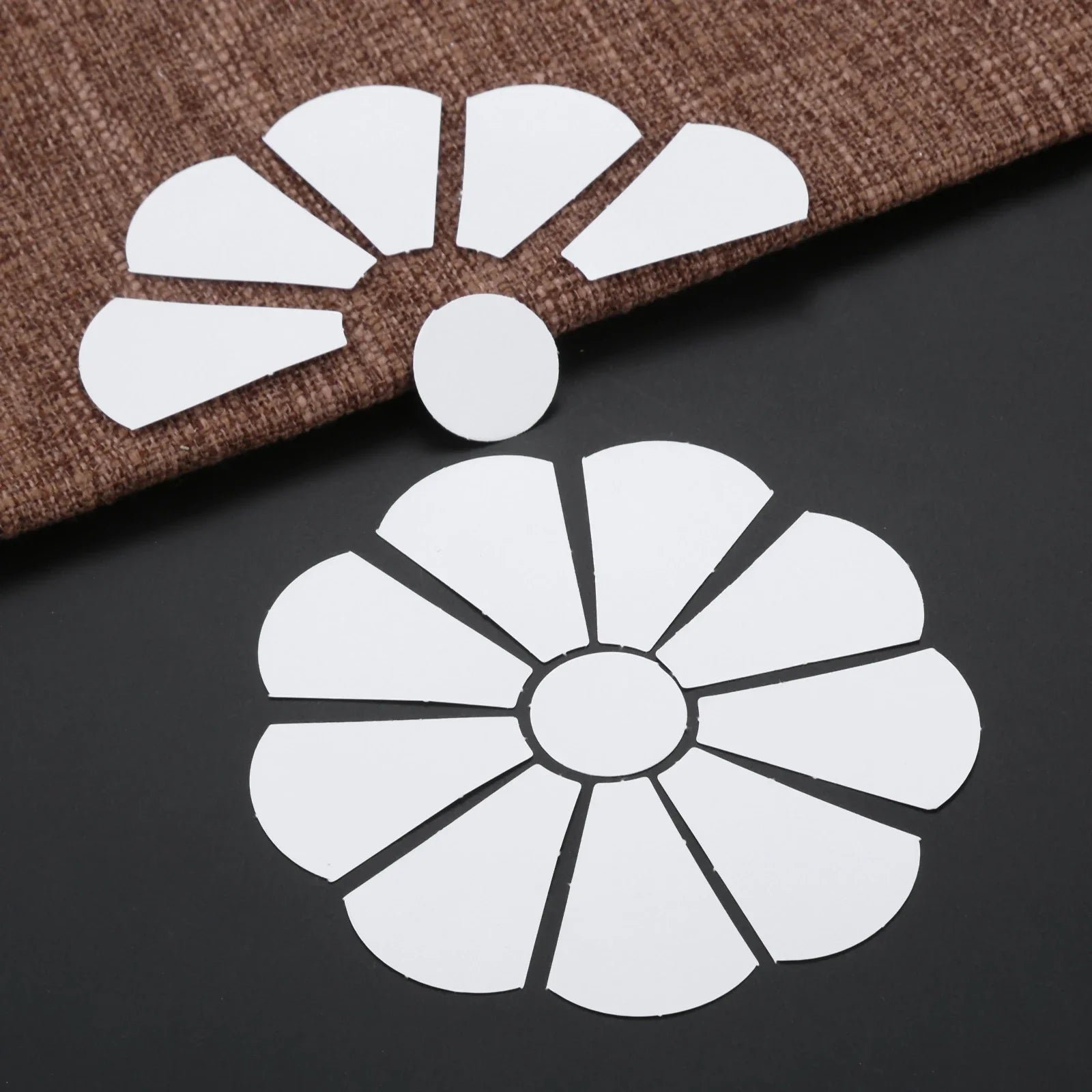 44Pcs/Bag 39/56/71mm Dresden Paper Plate Paper Mold For Patchwork Works 40 Pieces Petal + Round Flower Core 4 Pieces DIY Craft Oasis Select 39mm