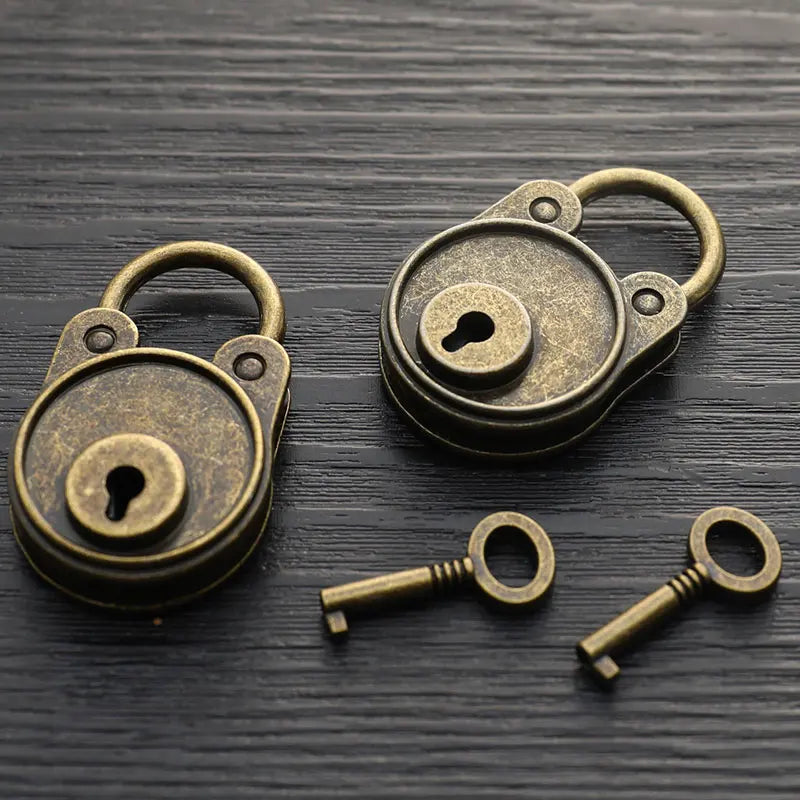 Vintage Padlock Chinese Old Style Lock Notebook Luggage Belt Antique Bronze Plated Padlock With Key Suitcase Locks Hardware Oasis Select
