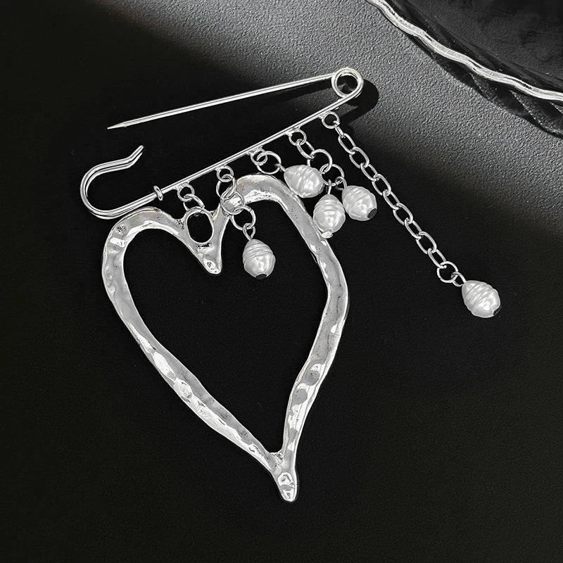 SUSU 1PC Creative Beaded Heart Shaped Tassel Metal Brooches Adjusting The Pant Legs Belt Safety Pin Versatile Clothing Decor Oasis Select N04