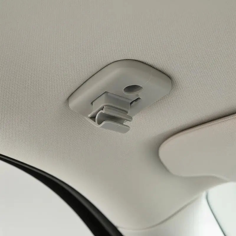 1Pcs Sun Visor Clip Replacement For 735478275 7355399311 735539312 735280780 PP Material Car Mount Oasis Select