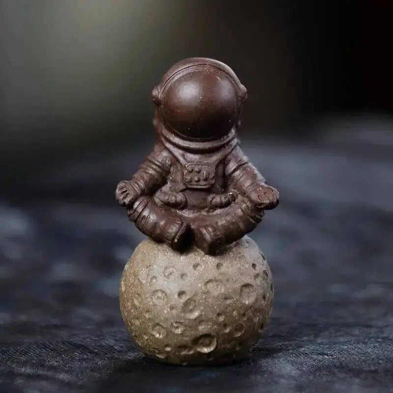 Zisha Astronaut Tea Pet Tea Ceremony Figure Astronaut Home Decoration Tea Set Small Ornament Gift Oasis Select Purple