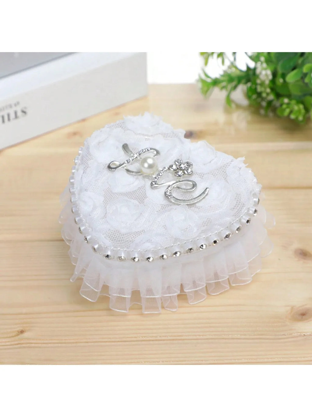1pcs Love Heart Lace Wedding Flower Girl Clutch Ring Box Bridal Jewelry Exquisite Storage Ring Box Oasis Select LOVE