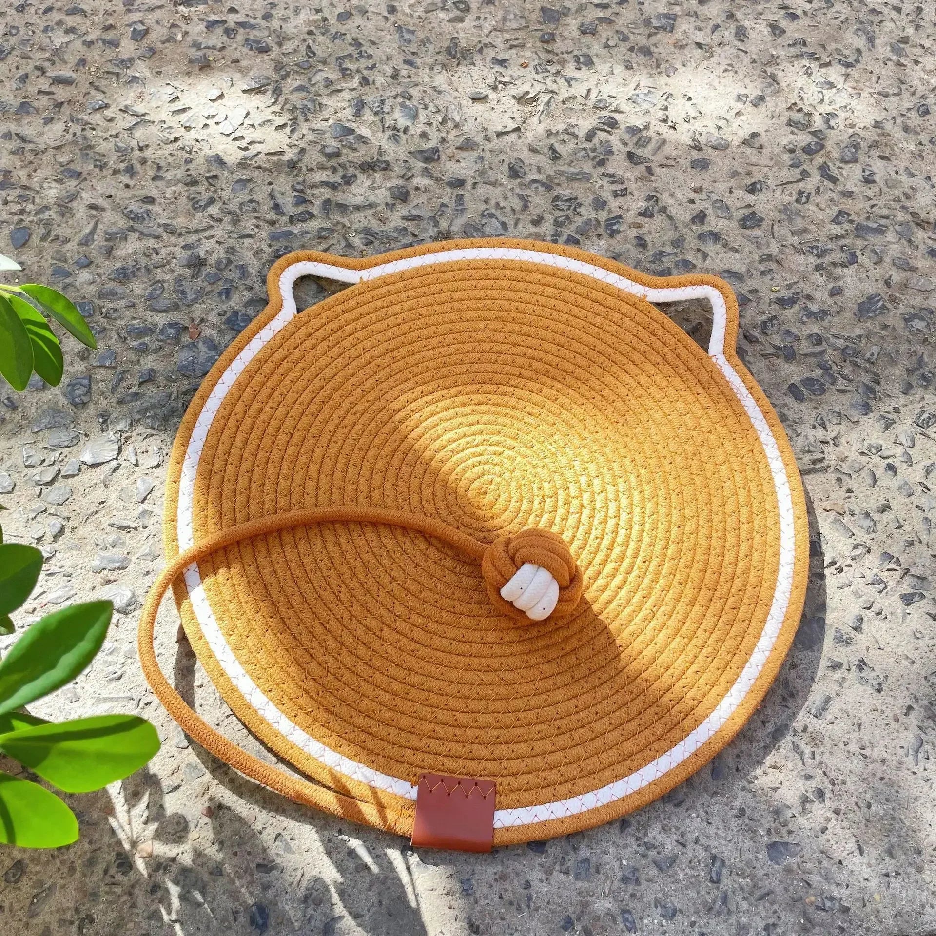 Multipurpose Cat Scratching Mat with Toy Ball Cat Bed Soft Wear-resistant Cat Bed Dog Mat Pet Sleeping Mat for All Seasons Oasis Select C 43cm