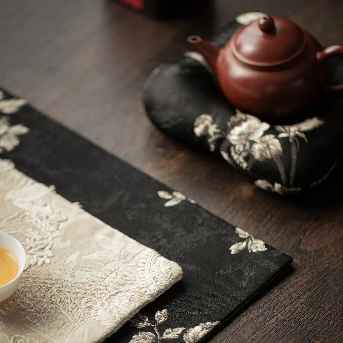 Plum Blossom Embroidery Brocade Tea Mat Household Tea Towel Tea Flag Teapot Mat Teapot Holder Heat Insulation Dry Bubble Mat Tea Oasis Select