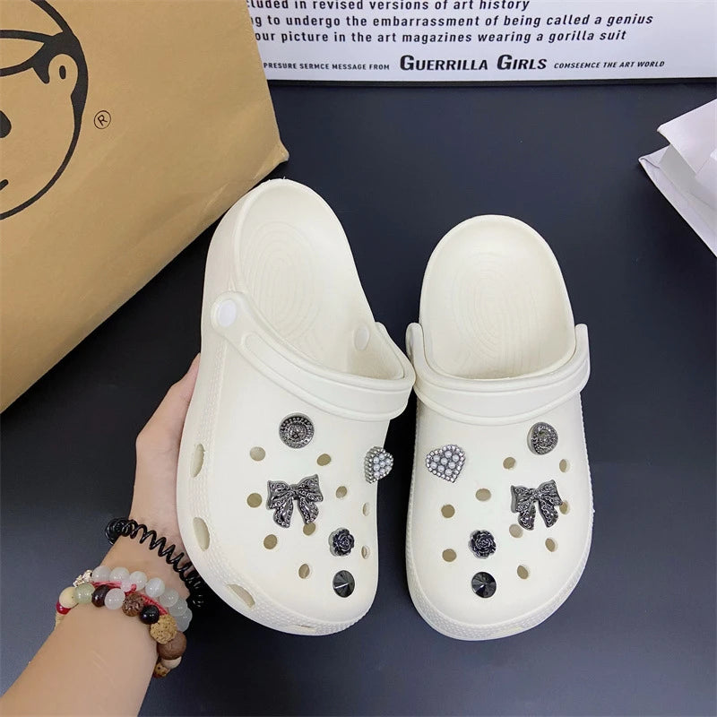 Fashionable shoe accessory set, made of metal, with a shoe chain clasp, removable, suitable for sandals and flip-flops. Oasis Select
