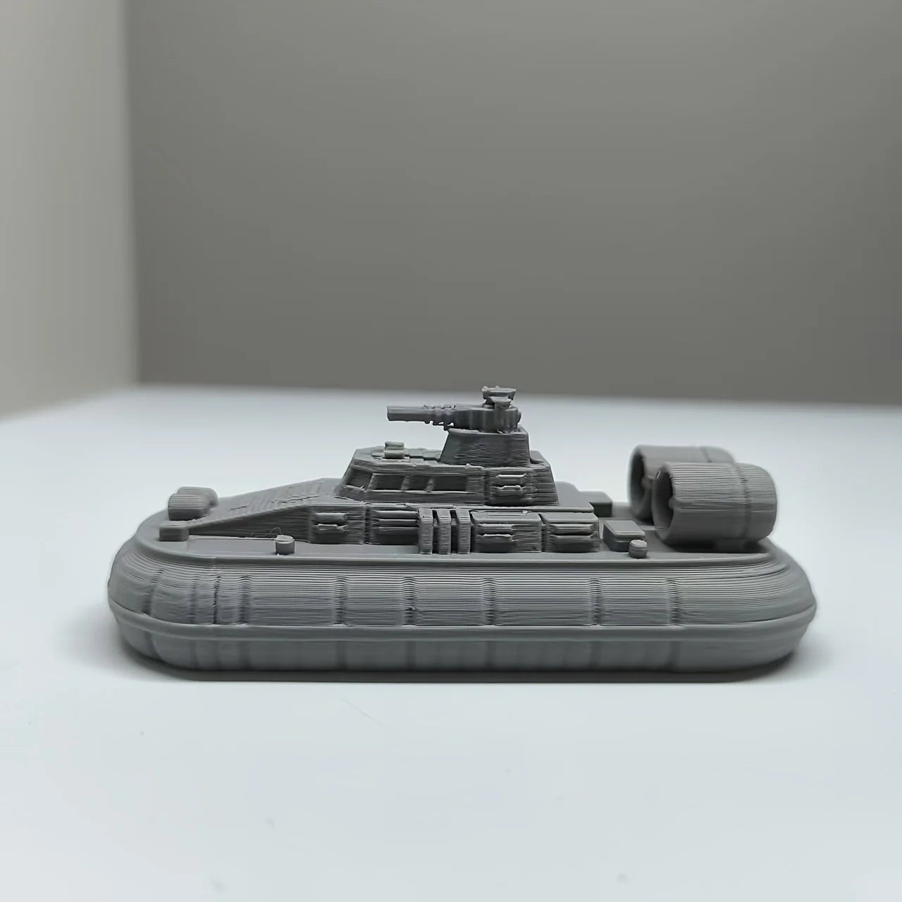 Military Hovercraft Miniature Model - Detailed Amphibious Assault Craft, Wargaming Terrain Vehicle for Tabletop & Diorama Oasis Select