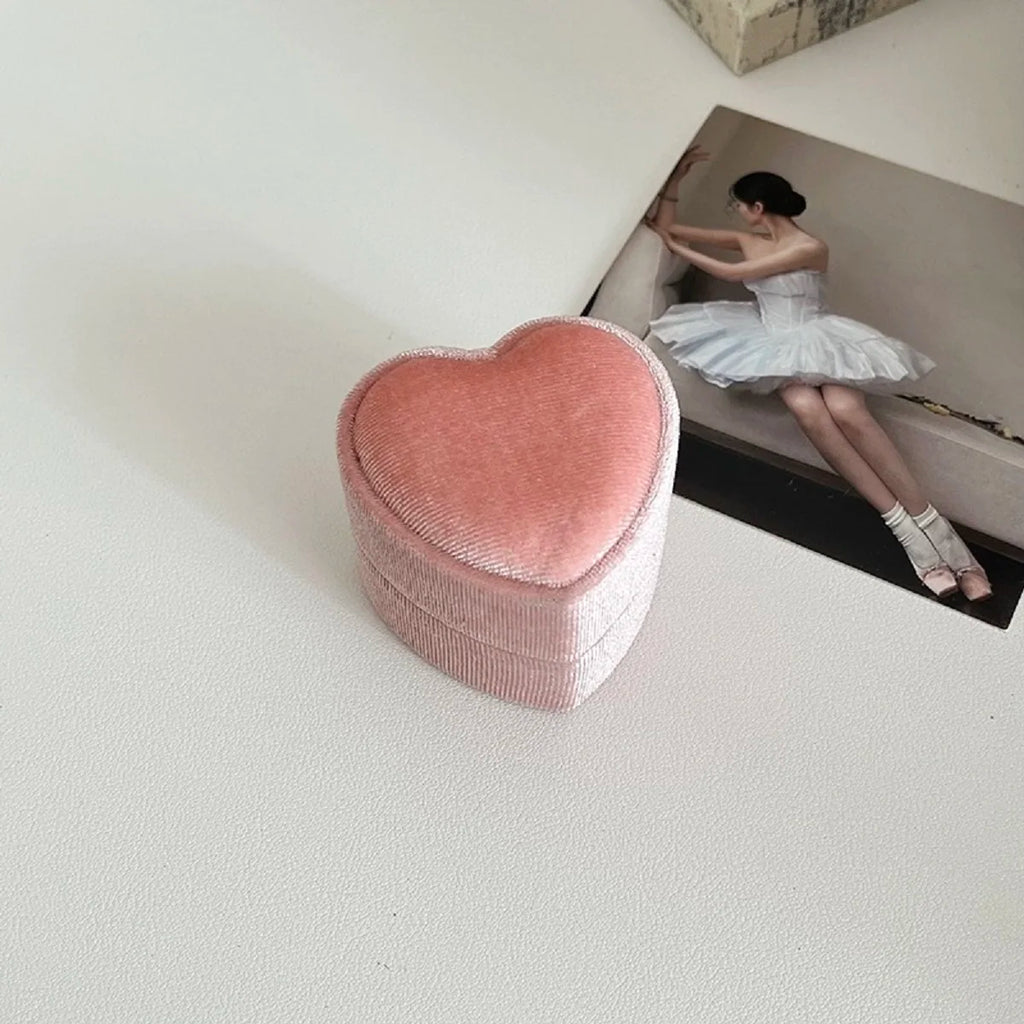 1pc Premium Jewelry Ring Storage Gift Box Vintage Ring Display Holder Case for wedding ceremony Proposal Engagement Oasis Select Heart Shape