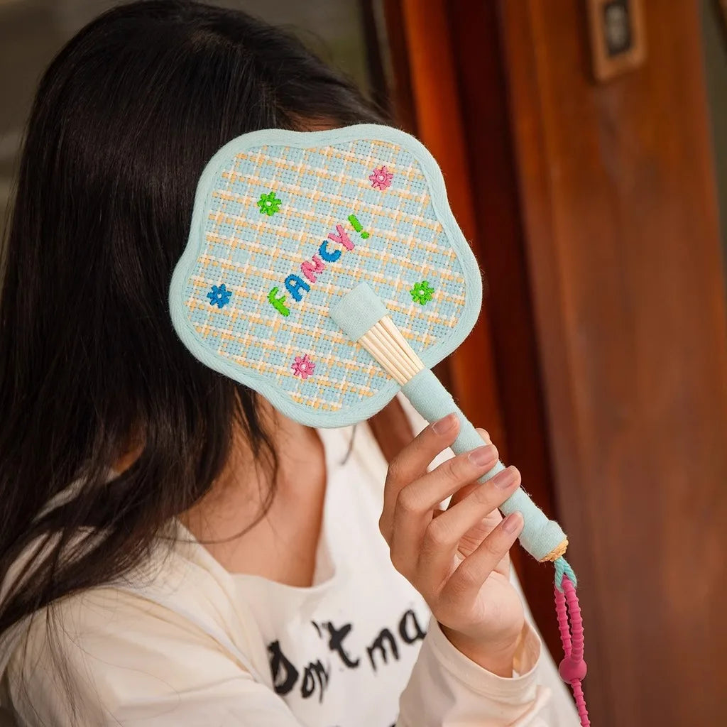 Handmade Manual Straw Hand Fans Flower Shape Handheld Hand Cranked Fan Adjustable with Hanging Hoop Summer Cooling Fan Oasis Select