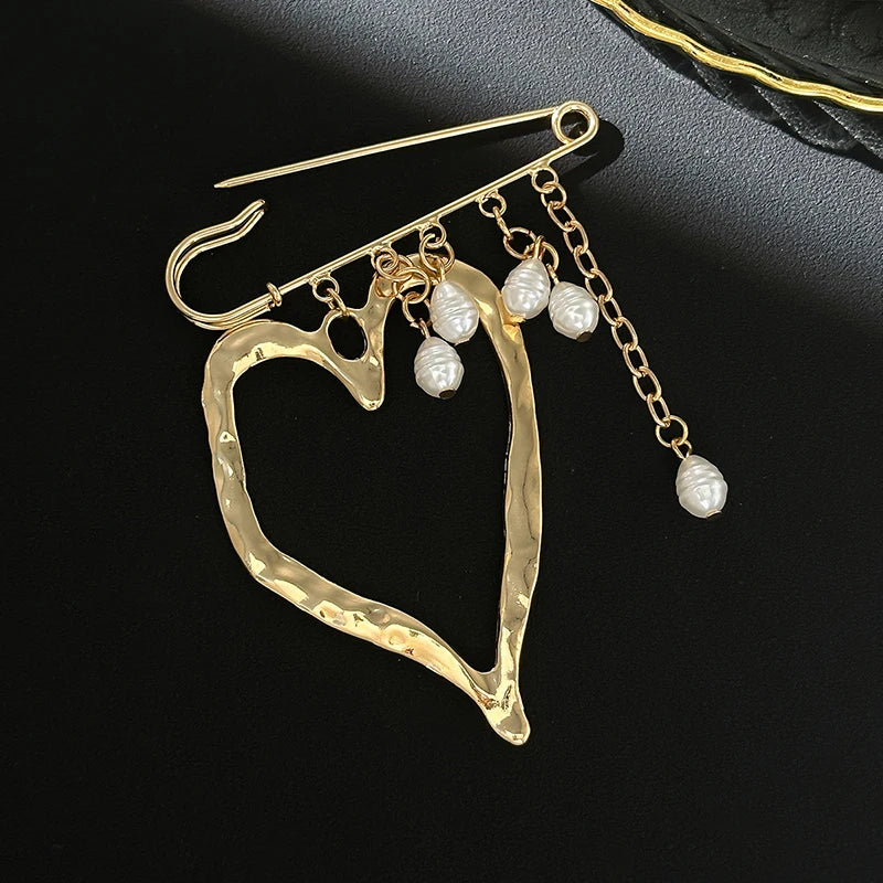 SUSU 1PC Creative Beaded Heart Shaped Tassel Metal Brooches Adjusting The Pant Legs Belt Safety Pin Versatile Clothing Decor Oasis Select N03