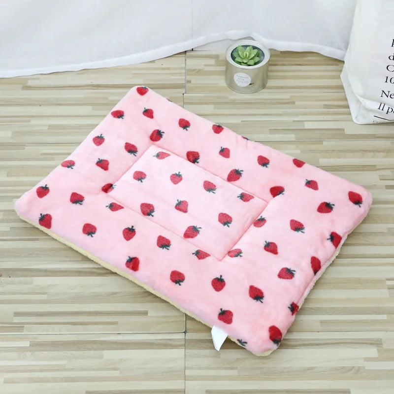Thickened Plush Mat, Cat Bed, Cat Sleeping Mat, Dog Bed, Coral Fleece Dog Blanket, and Cotton Pad for Warmth Oasis Select strawberry XXXL 100x70cm