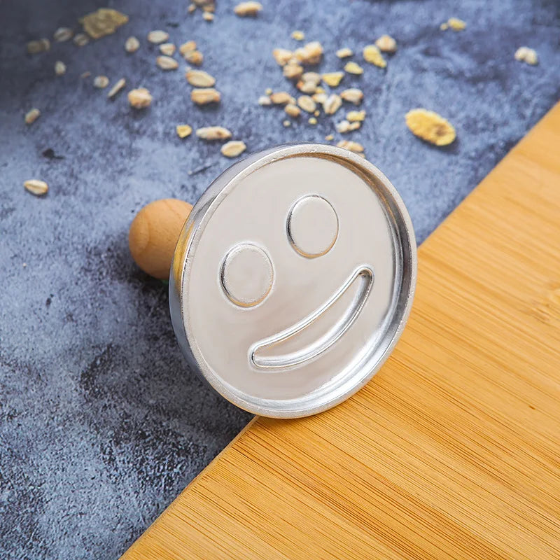 6/3/1 Cookie Cutter Aluminum Alloy Cookie Stamps Wooden Handle Smile Heart Pattern DIY Hand Press Cookie Mold for Festival Party Oasis Select round