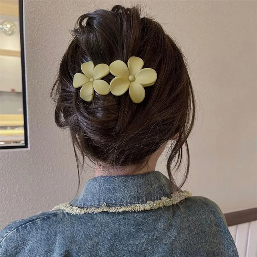 flower Hair Clips Matte French Hair Barrette Black Floral Hairpins Hair Claw Clips Non-Slip Hair Clamps Grab Elegant Hair Oasis Select