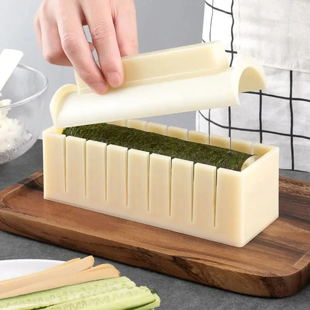 3pcs/set Sushi Maker Equipment Kit Plastic Kimbap Sushi Rolls Mold Round Square Heart-shaped Sushi Making Tools Cake Roll Mold Oasis Select