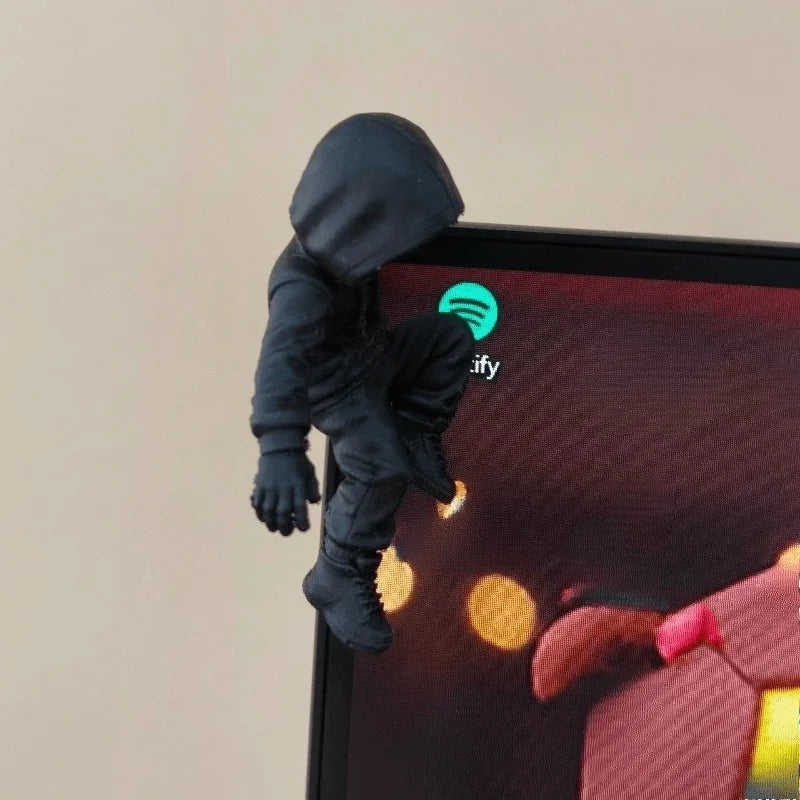 Climb Hoodie Alien Mini Statue 3D Printing Climbing Figure for Monitor Top Decor Weird Novelty Desk Edge Gaming Room Decor Gifts Oasis Select