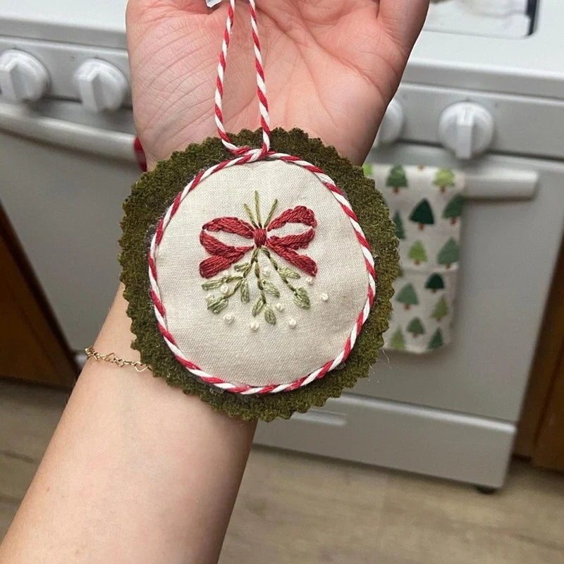 WISH Jolly And Bright Hand Embroidery Ornaments Kit,Christmas Embroidery Kit,Festival Ornament Kits Oasis Select