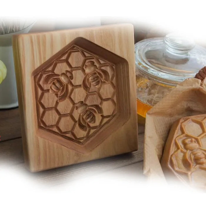 Beech Wood Cookie Cutters - Flower Shape Biscuit Molds for Baking, Food-Grade Wooden Pastry Cutters Oasis Select bee 10x10x2cm