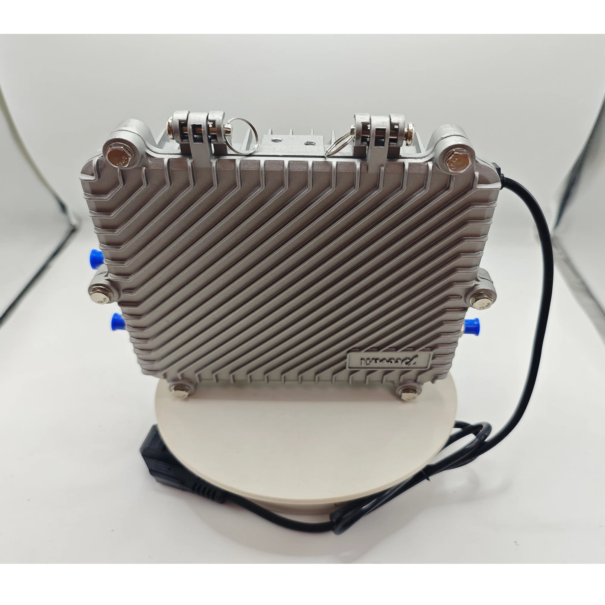 Bidirectional Amplifier 38db cable TV RF signal amplifier indoor type 45-860MHz 1 in 2 out, adjustable output Catv amplifier Oasis Select