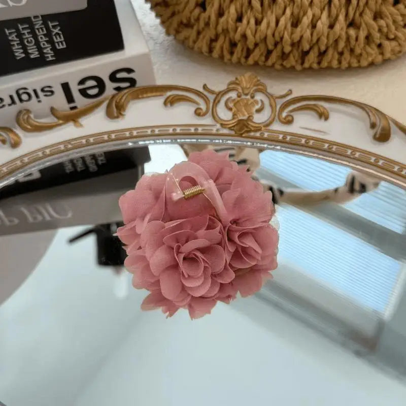 1pc New High-Quality Rose Flower Elegant Petal Claw Clip Light Luxury Fashion Shark Clip Claw Clip Exotic Hair Clip Oasis Select Pink