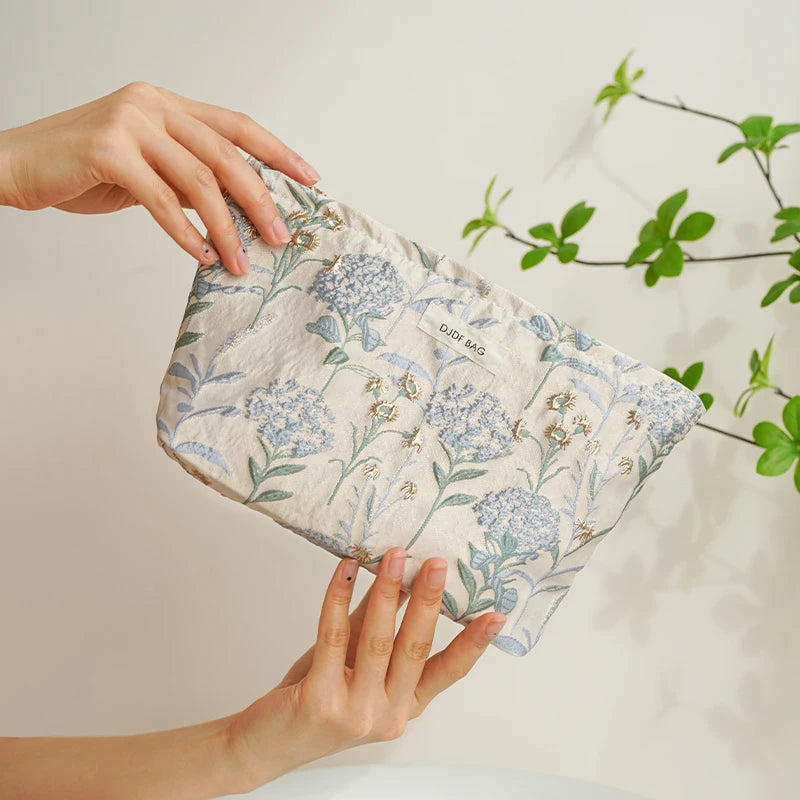 Blue Bouquet Women Makeup Bag, Large Capacity Canvas Toiletry Bag-for Sanitary Napkin & Makeup Supplies Storage,Travel Organizer Oasis Select Blue bouquet
