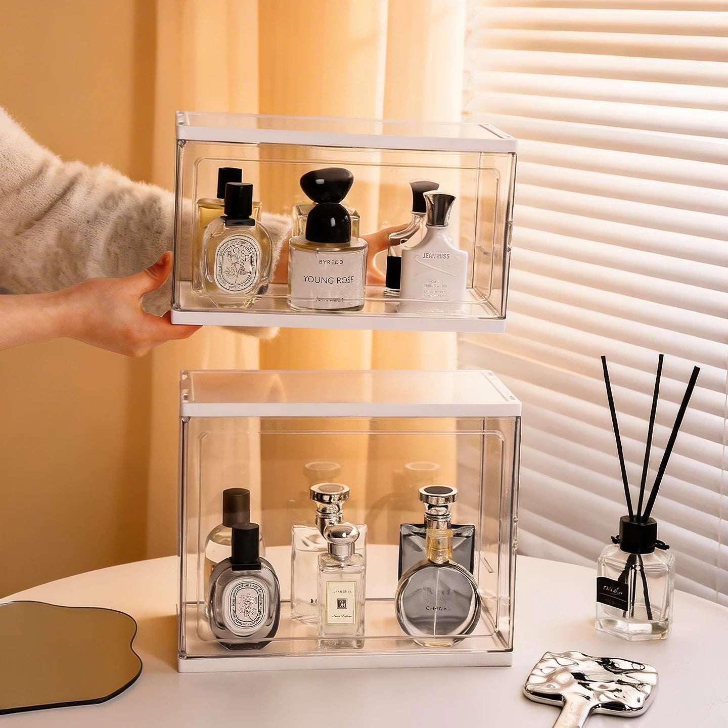 1pc transparent acrylic perfume display box dust belt cover stackable cosmetic storage box cosmetic perfume storage box Oasis Select