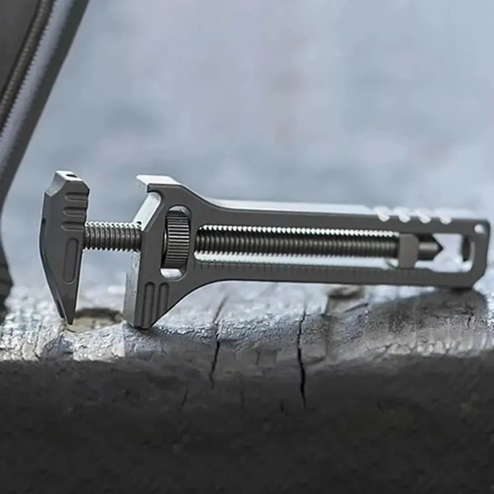 1PC EDC Multi-Tool Compact Multi-Tool Portable Tool Key Ring Chain Pocket Knife Screwdriver Multi-Tool Camping Survival Kit Oasis Select