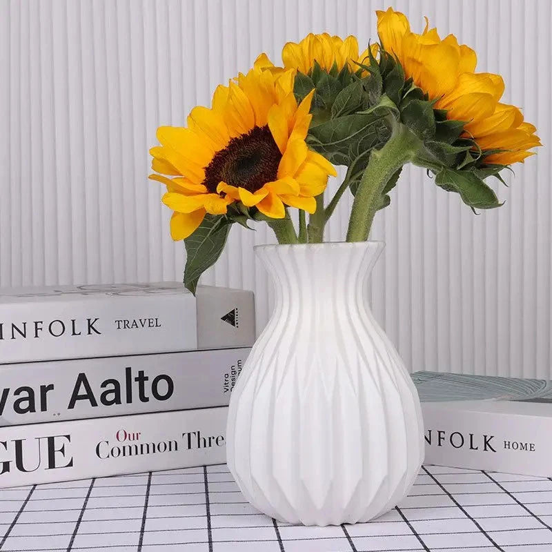 Nordic-Style Luxe-Chic Vase for Living Room or Dining Table Floral Arrangements and Home Decor Living Room Decoration Oasis Select