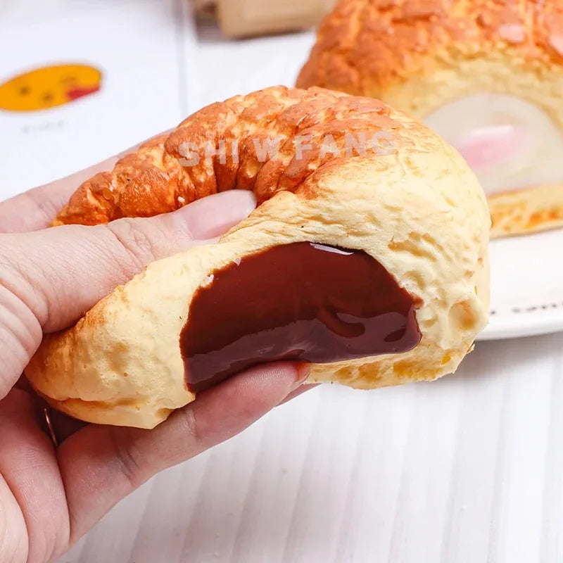 Simulated Croissant Squishy Slow Rising Toy, Scented Bread Stress Relief Model Food Prop Fidget Toy Vent and Decompress Oasis Select