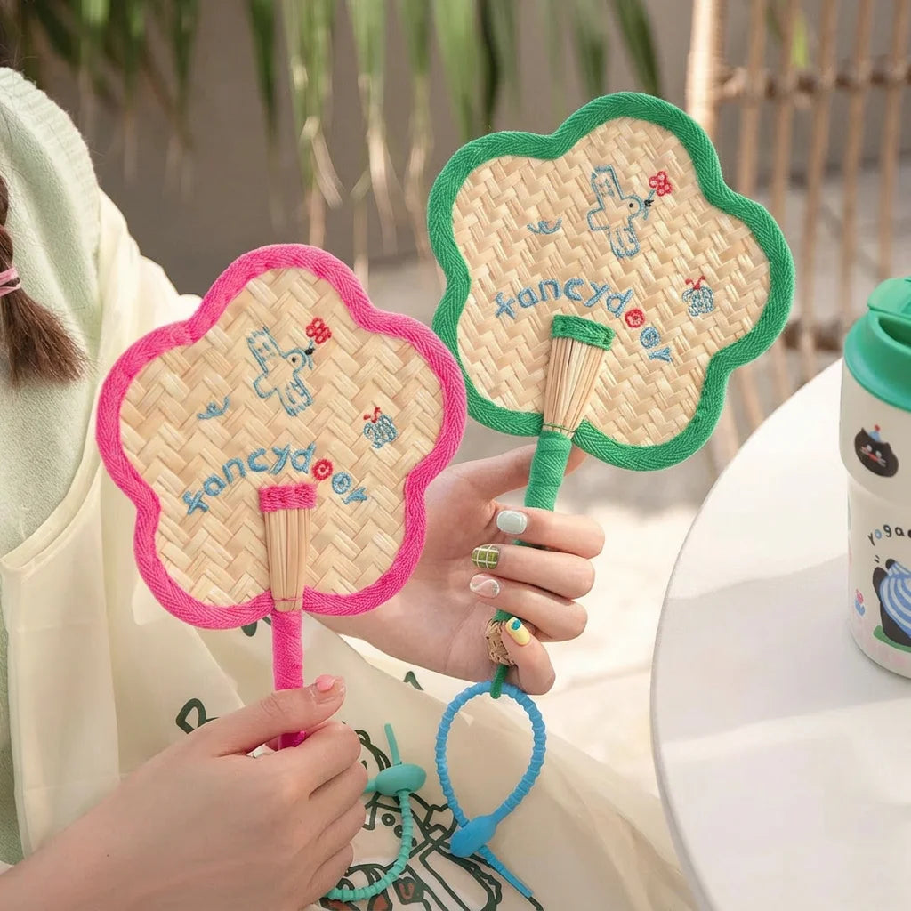 Handmade Manual Straw Hand Fans Flower Shape Handheld Hand Cranked Fan Adjustable with Hanging Hoop Summer Cooling Fan Oasis Select
