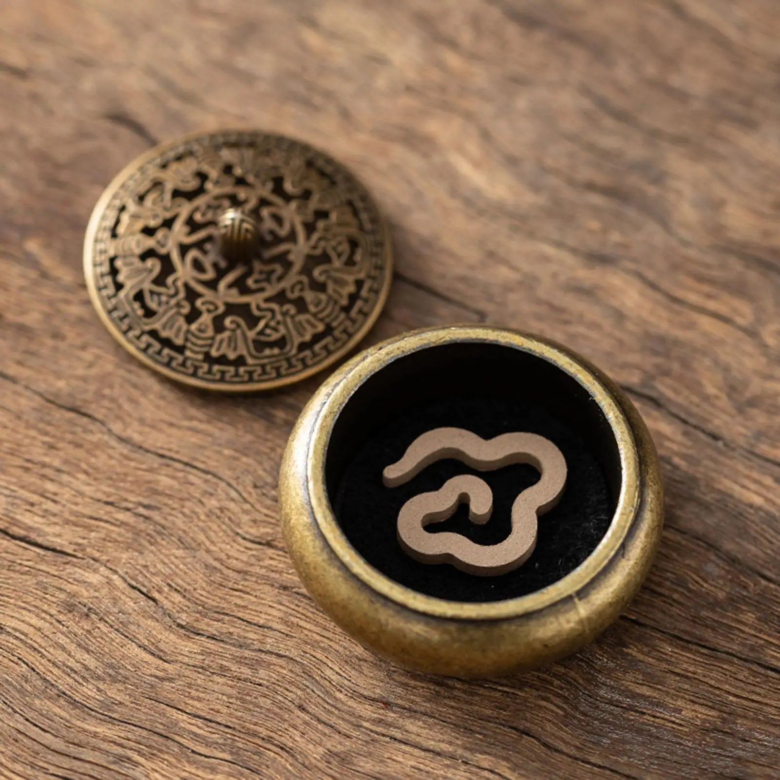 Incense Coil & Cone Burner with Detachable Lid | Desktop Décor