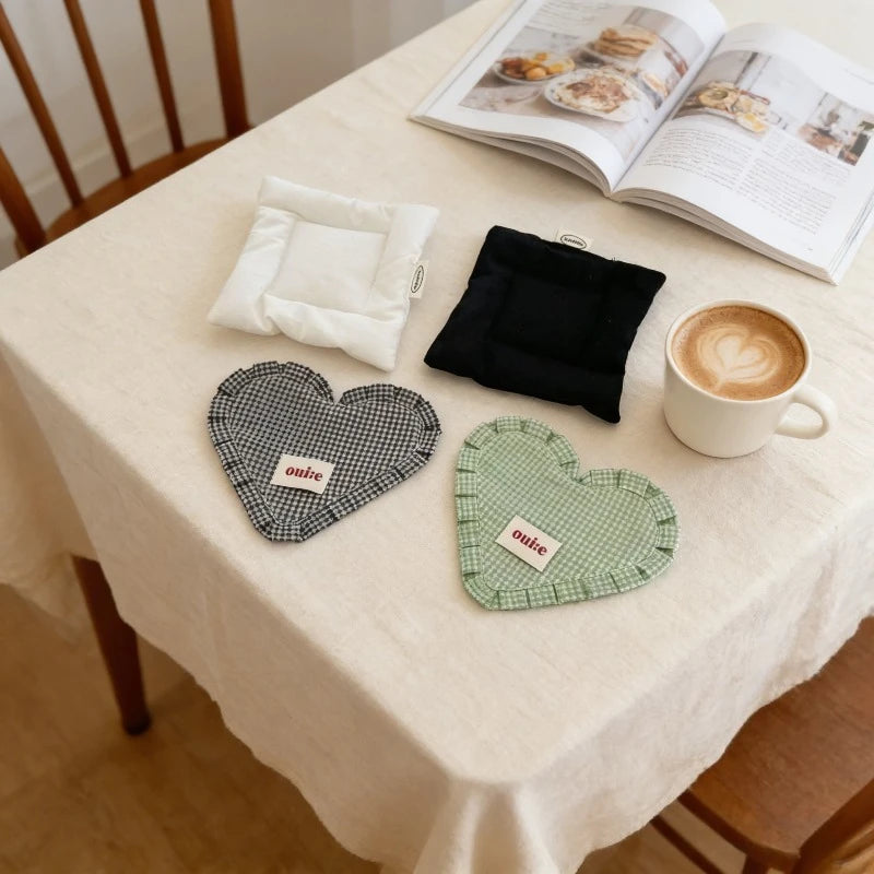 Cute Insulated Heart Shaped Placemat Colorful Plaid Lace Design Portable Dining Table Mat Home Decor Table Linens Accessory Oasis Select