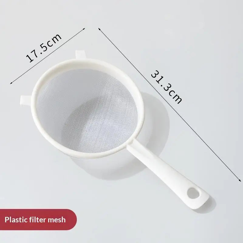 Food Grade Plastic Handheld Flour Sifter Reusable Fine Mesh Strainer for Tea Juice Powder Kitchen Baking Oasis Select 17cm A6
