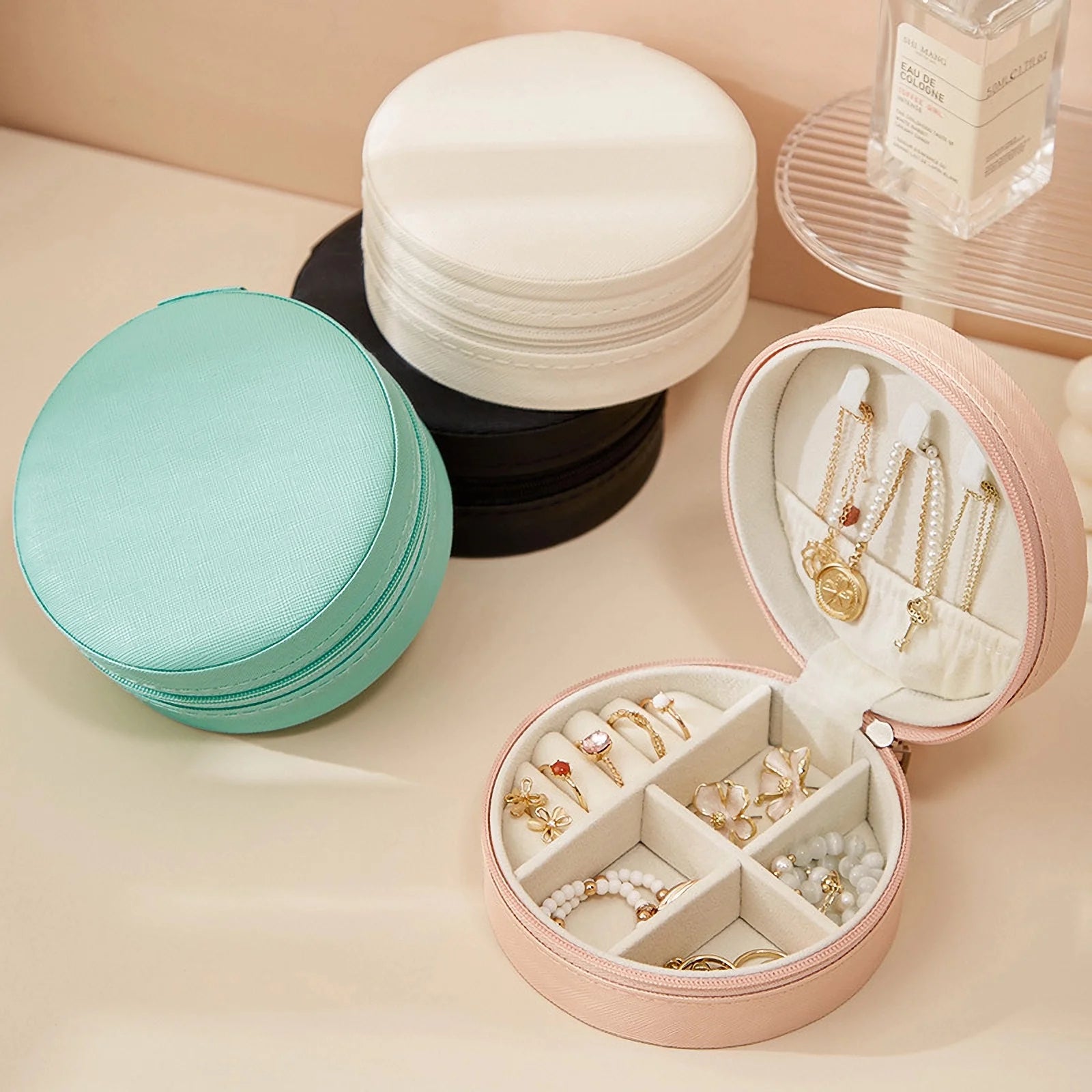 1pc Small Travel Jewellery Organiser Storage Case,Mini PU Leather Travel Jewelry Storage Case for Rings Earrings Necklace Oasis Select