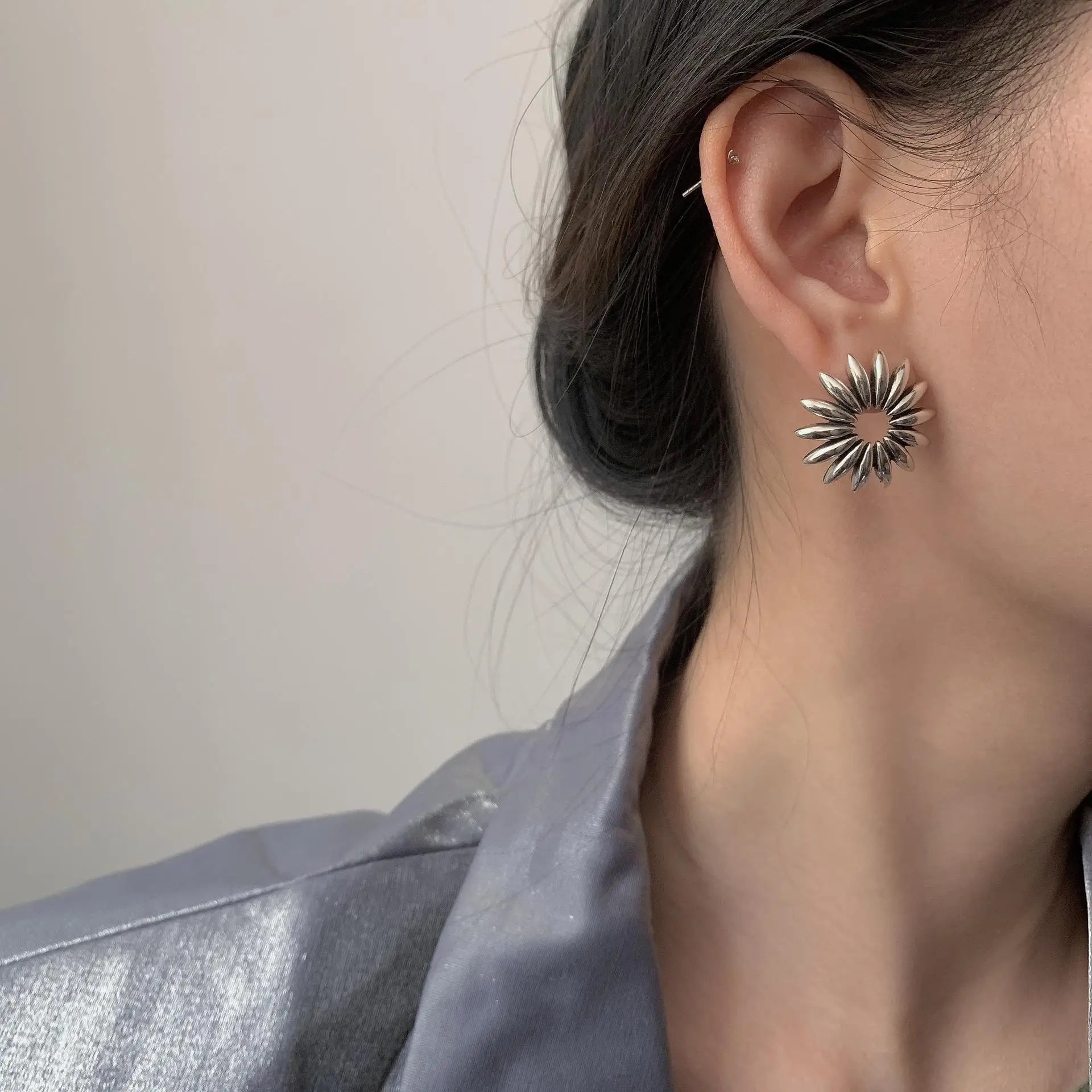 Summer Accessories Exaggerated Sunflower Earring Non-Fading Elegant Statement Jewelry Hypoallergenic Retro Earrings for Women Oasis Select