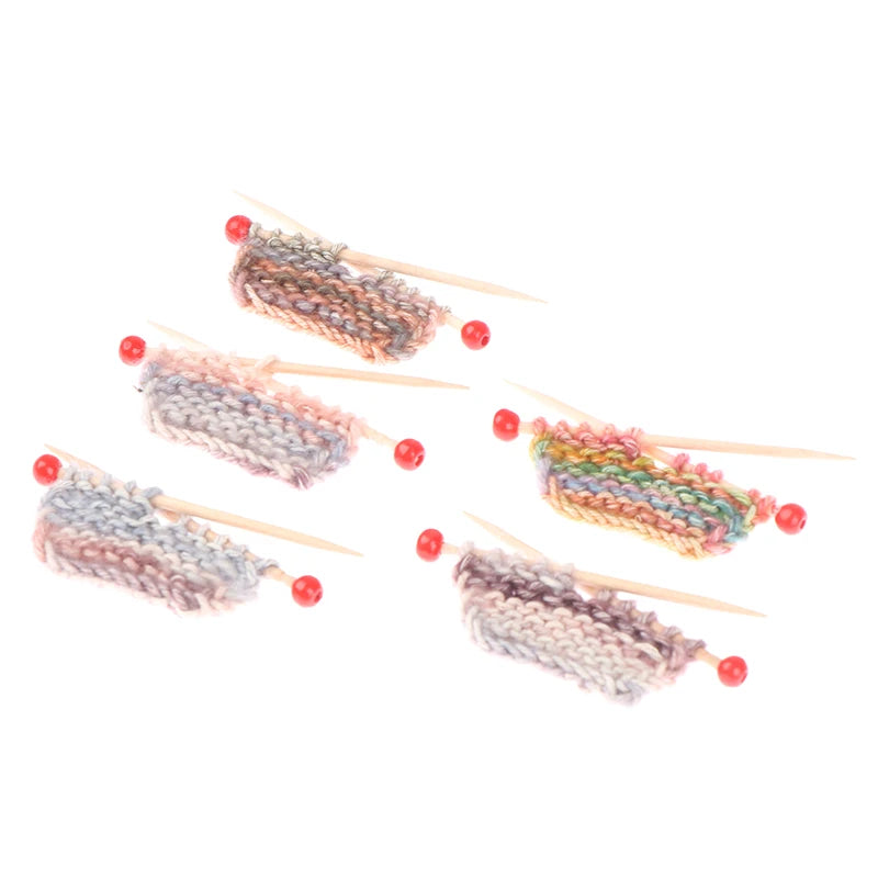 1/12 Miniature Dollhouse Simulation Thick Knitted Sweater Model DIY Accessories Decorative Ornament Oasis Select one size